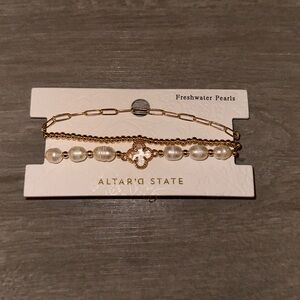Altr’d state freshwater pearl bracelet set, three bracelets.